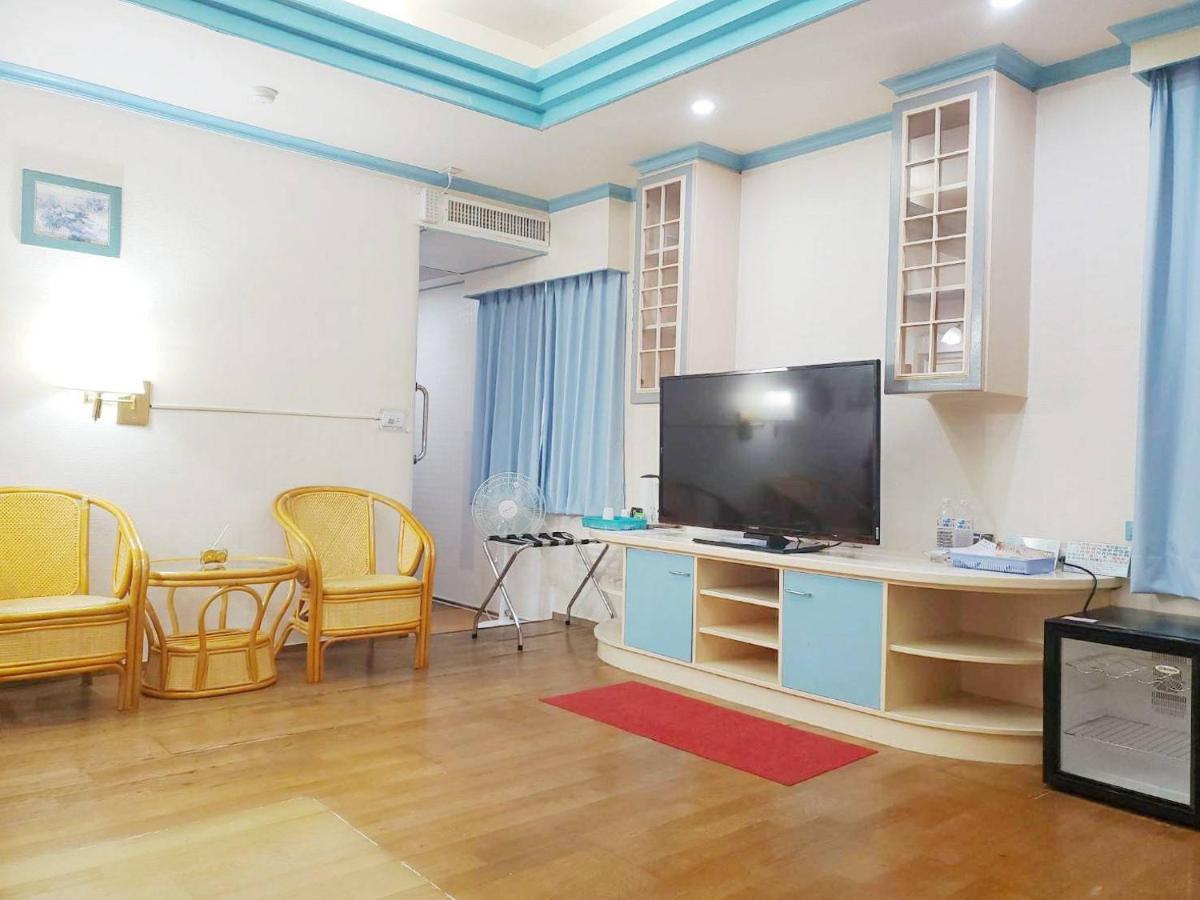 Hua Ku Hotel Tainan Exterior photo