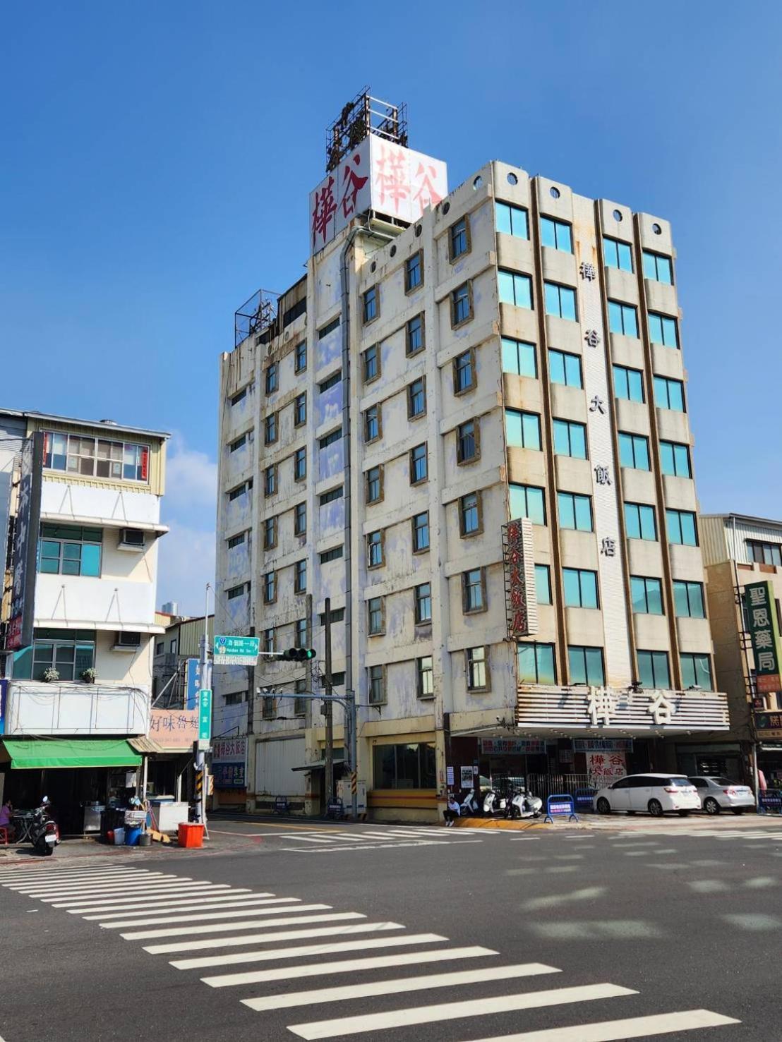 Hua Ku Hotel Tainan Exterior photo