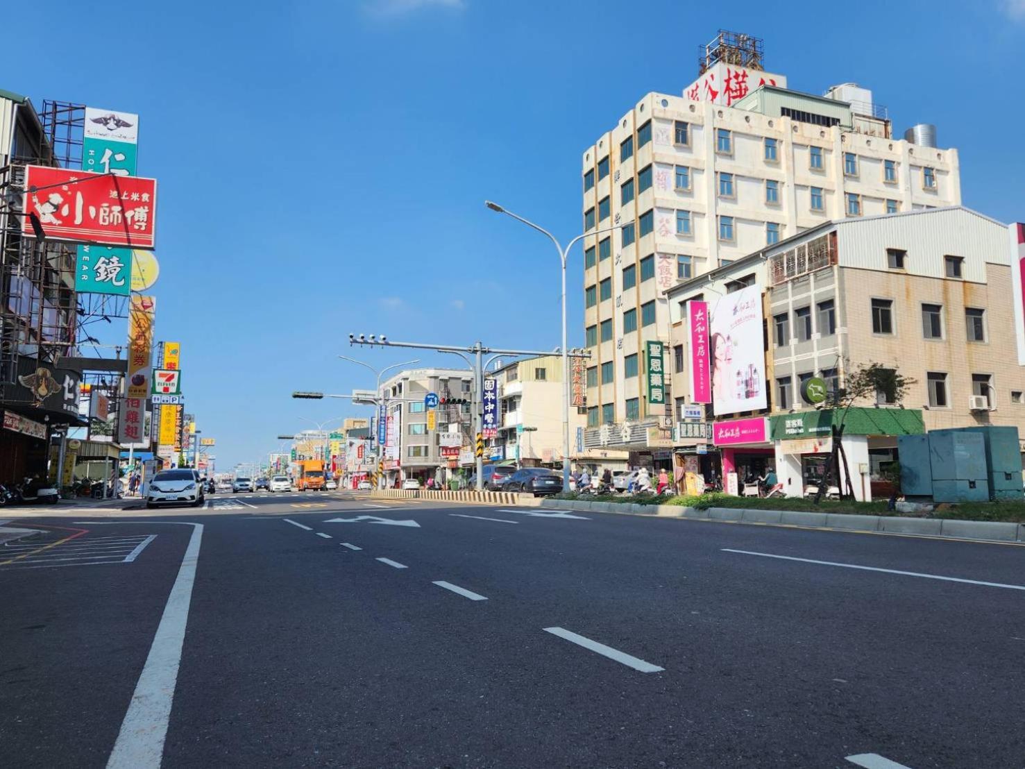 Hua Ku Hotel Tainan Exterior photo